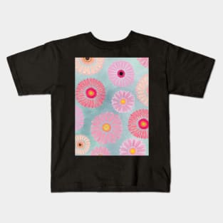 Tender pink gerberas pattern with background Kids T-Shirt